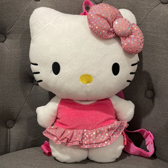 Hello Kitty Plush Backpack. - Picture 3 of 5